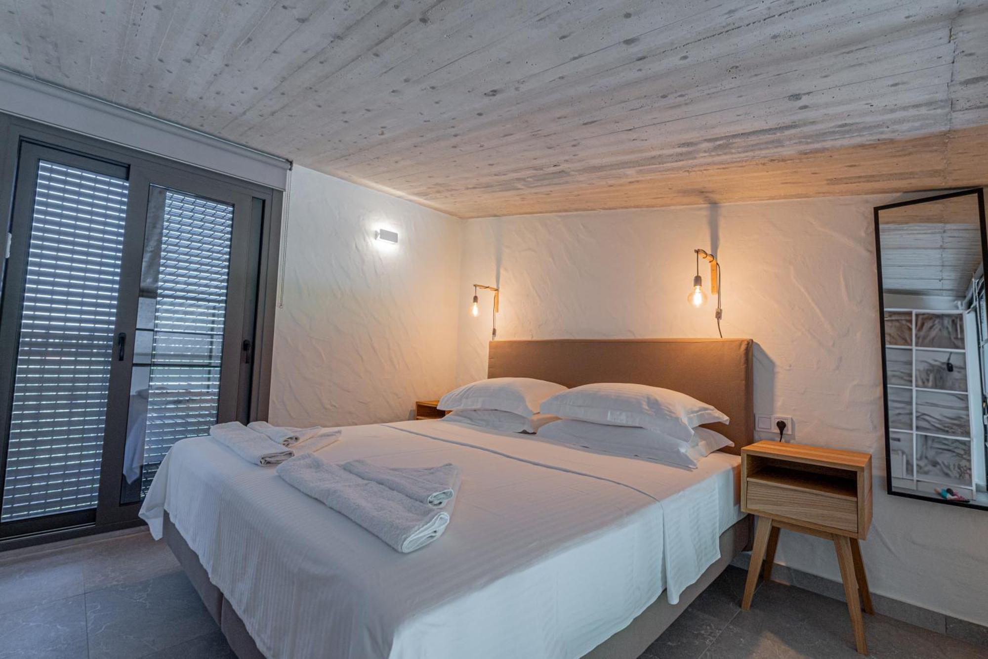 Irissa Suites Paralia Irion Quarto foto